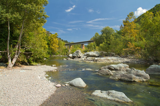 riviere et pont corses (le golo)