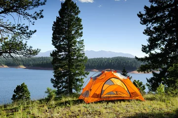 Foto op Plexiglas Campingtent aan het meer © SUDIO 1ONE