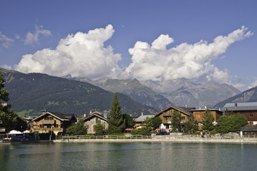 Naklejka premium Wieś Le Praz