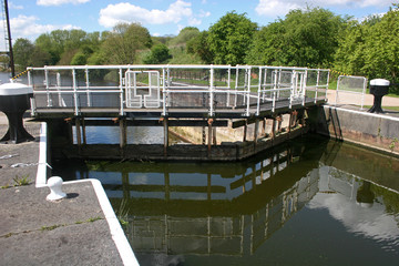 Fototapeta na wymiar canal lock