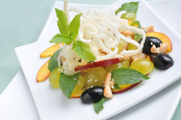 summer salad with grapes and nectarines