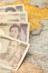 お金と日本地図