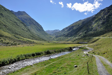 torrente reuss e strada del gottardo