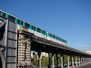 Obraz premium Metro aérien