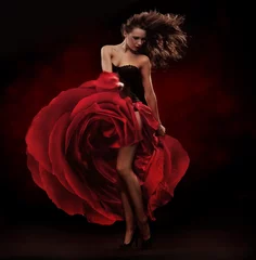 Foto auf Alu-Dibond Schöne Tänzerin im roten Kleid © konradbak