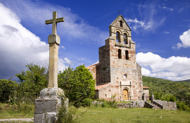 Fototapeta na wymiar Kościół San Andres de Valdelomar