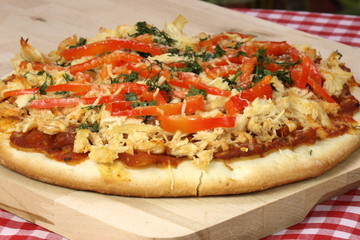 barbecue chicken  pizza