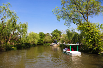 Fototapeta premium landscape of Shou xihu lake in Yangzhou