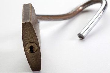 aufgebrochenes Schloss