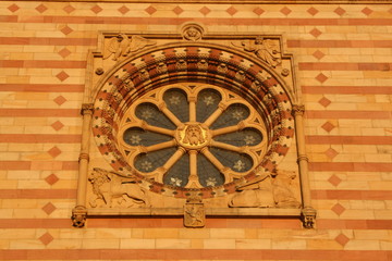 Fototapeta na wymiar Fenster am Dom in Speyer