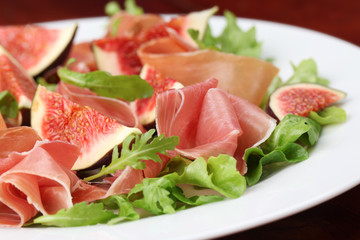 Prosciutto and fig salad