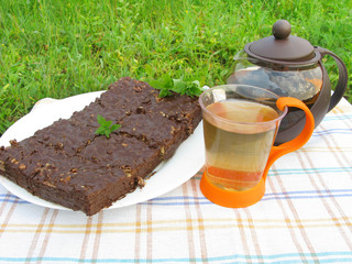 herbal tea and chocolate cake