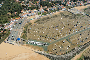 Port de Jard-sur-Mer à marée basse, Vendée (85)