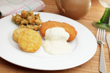 Blumenkohl Plätzchen mit gebackener Petersilie, Röstis