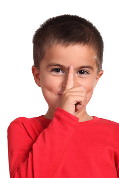 fare silenzio - bambino con dito sul naso