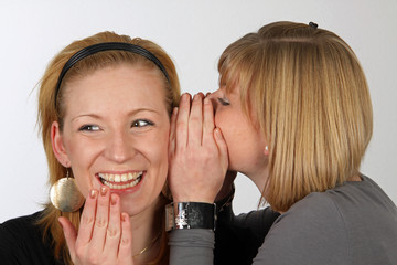 Hinter vorgehaltener Hand