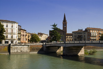 Fototapeta na wymiar Adige River in Verona