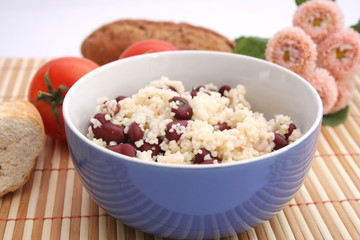Couscous mit Kidneybohnen