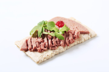 Crispbread and liver pate