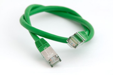 Netzwerkkabel gr&uuml;n gerollt