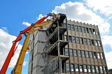 abbruch von bürogebäude
