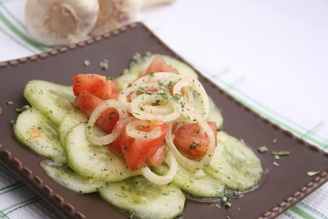 Gurken-Tomaten-Salat