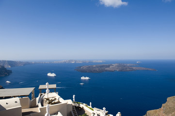 Fototapeta na wymiar Gorgeous view of romantic Santorini's coast. Greece.