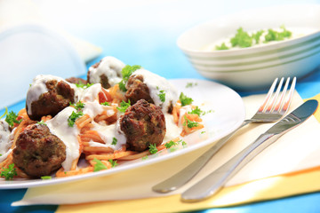 spaghetti with meatballs and tomato sauce