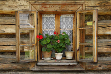 Fototapeta na wymiar drewniane okna spokój