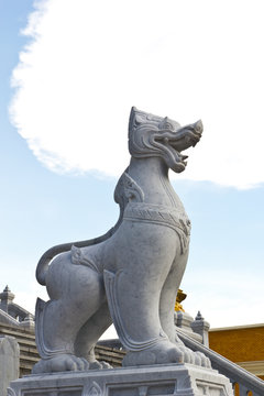 traditional thai lion statue