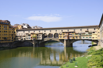 Fototapeta na wymiar Ponte Vecchio - Florence, Italy