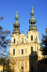 Fototapeta na wymiar kościelne wieże