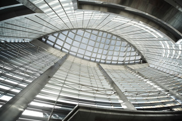 Fototapeta premium glass ceiling in public building with metal columns