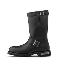 Black boots profil