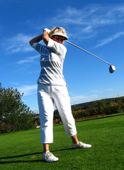 mr_Seniorin beim Abschlag_hoch