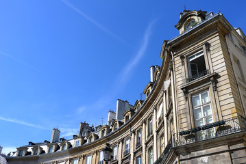 Fototapeta na wymiar beautiful Parisian streets