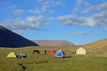 Bivouac sur le plateau de la Tarkeddit, dans l'Atlas