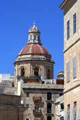Fototapeta na wymiar Kopuła kościoła w Valletta, Malta