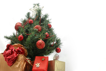 Arbol de navidad con regalos