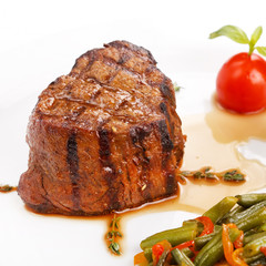 Grilled steak with vegetables
