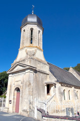 Fototapeta na wymiar Eglise romane - Maisons - Calvados
