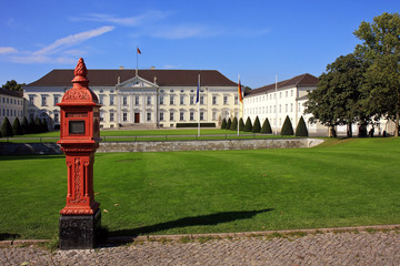 Schloss Bellevue Berlin mit Feuermelder
