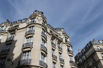 Fototapeta na wymiar Immeuble du 16 me arrondissement de Paris