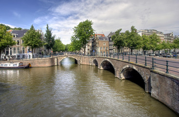 Naklejka premium Amsterdam Bridge