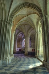 Fototapeta na wymiar nef de l'église Saint-Etienne