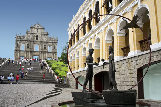 macao st pauls tourists
