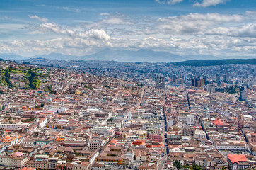 Blick auf Quito vom Panecillo-Hügel