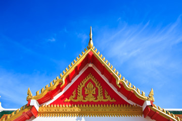 Fototapeta premium painting craved front roof of budda temple building