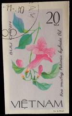 Марка с изображением флоры и фауны