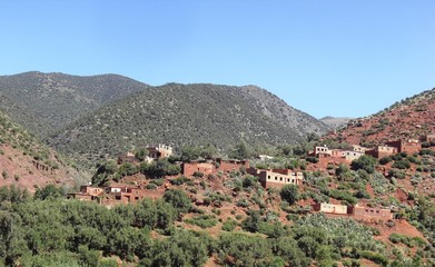 Fototapeta na wymiar Atlas et wieś Maroc